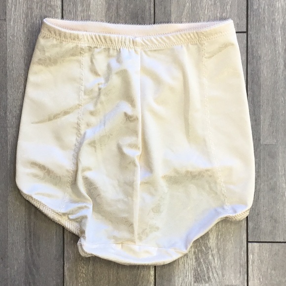 Bali Firm Control Brief Shaper Beige 8974 New - Picture 2 of 3